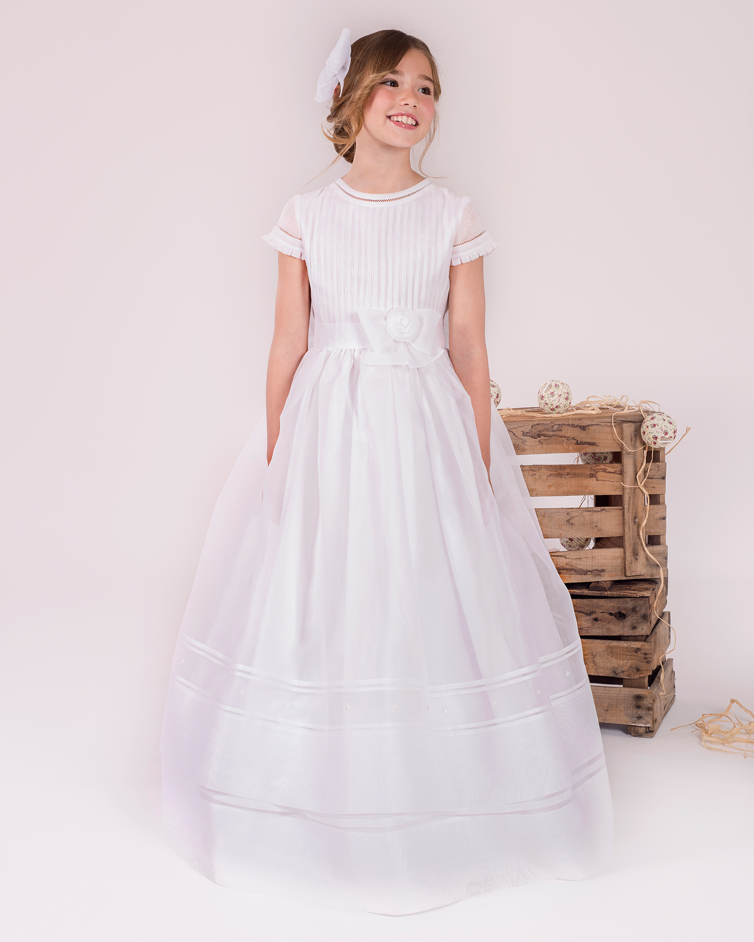 90148 rochie pentru prima comuniune cu croială evazată