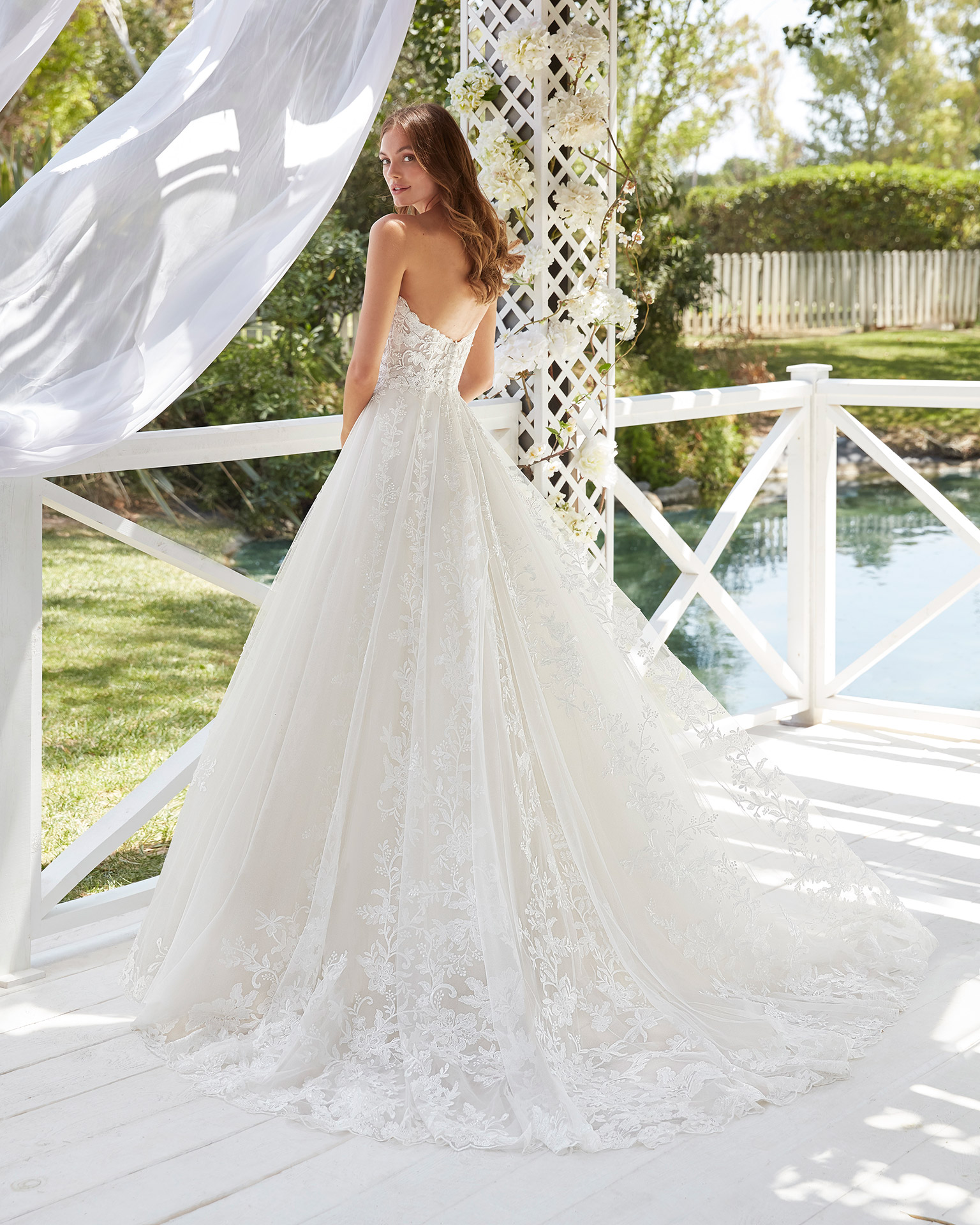 Abiti da Sposa 2021 - Aire Royale | AIRE BARCELONA